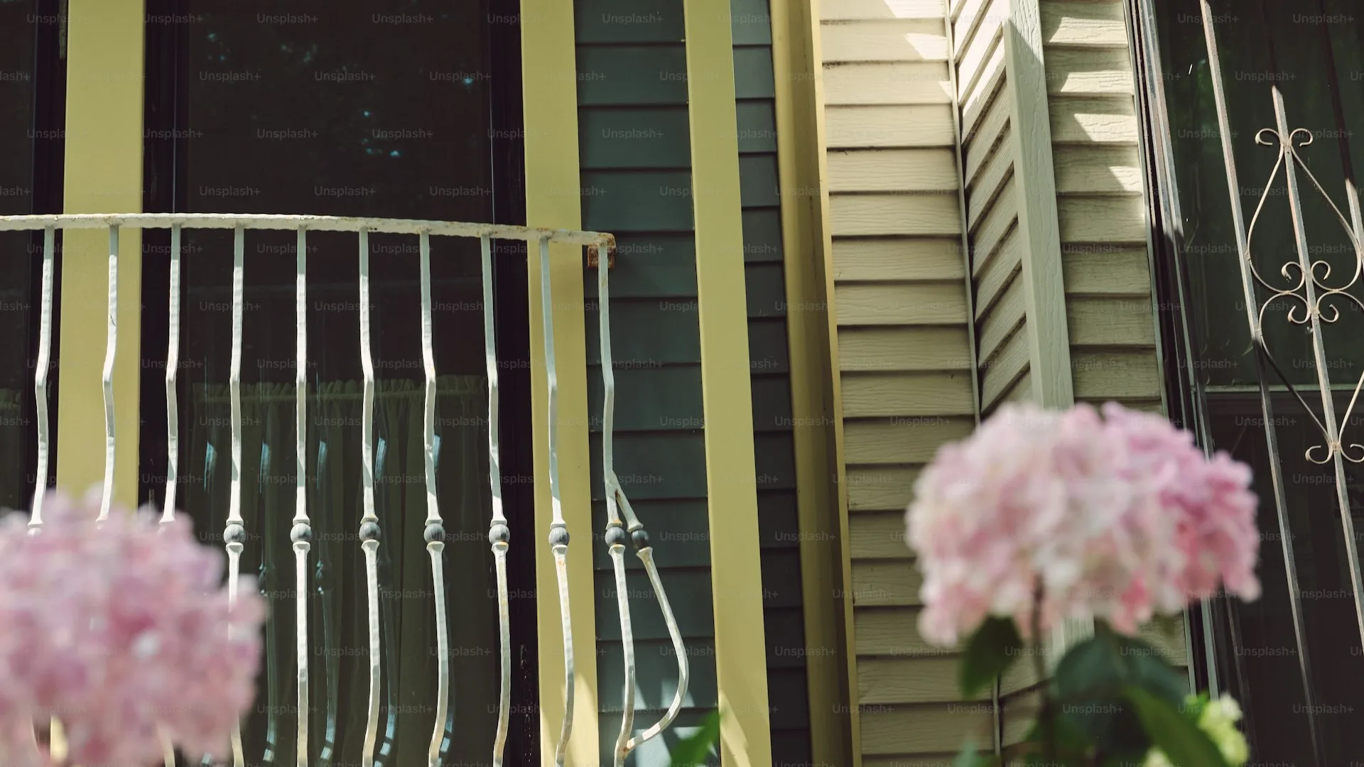 Best time to sell in Massachusetts: how to decide for your situation